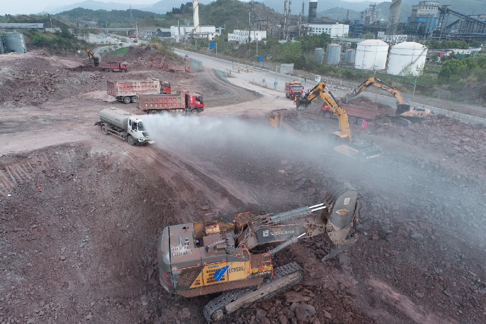 不停工、不斷檔，假期建設忙！